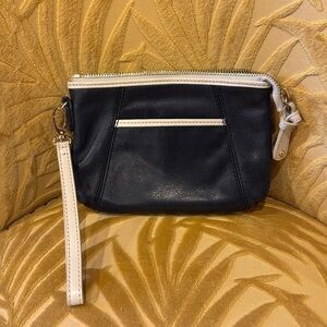Audrey Brooke Wrislet Leather